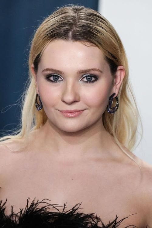 Abigail Breslin headshot