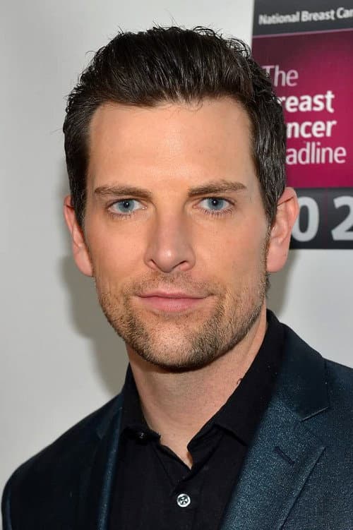 Chris Mann headshot