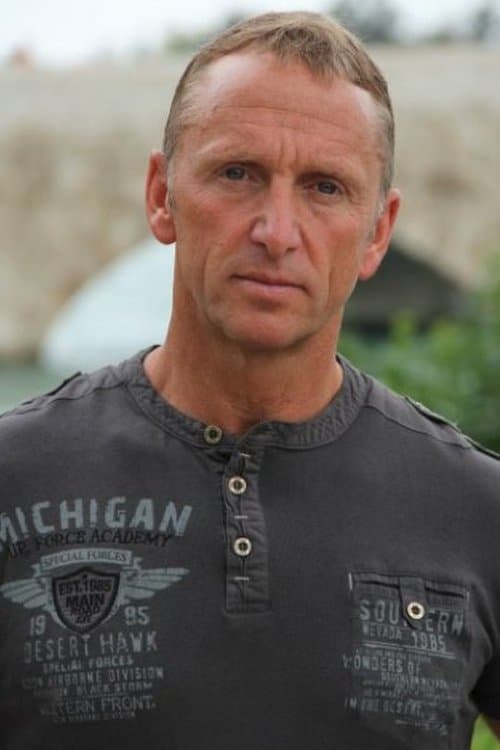 Peter Miles headshot