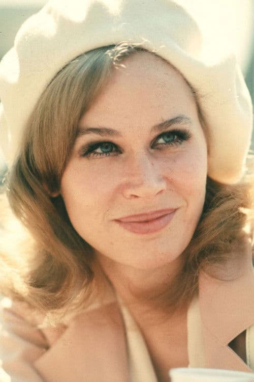 Karen Black headshot