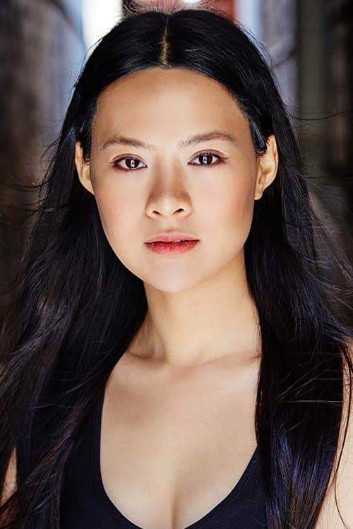 Linda Ngo headshot