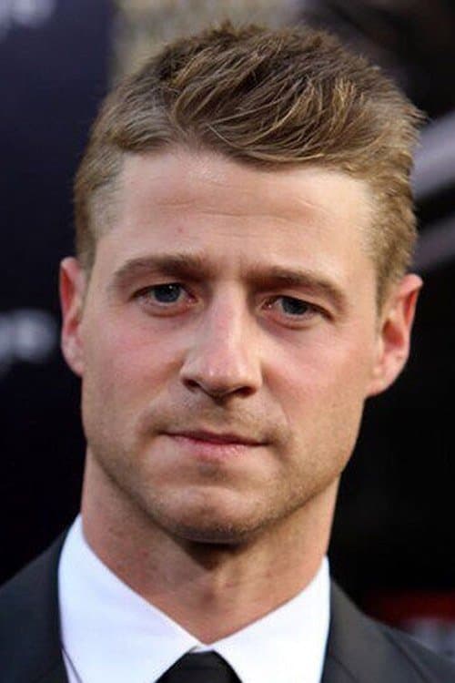 Ben McKenzie headshot