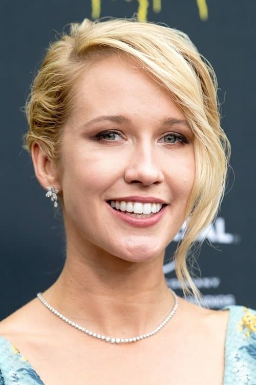 Anna Camp headshot