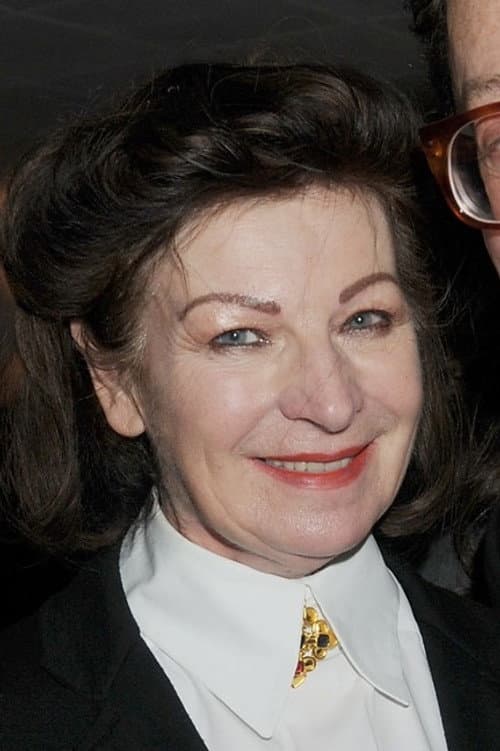 Josephine Hart headshot