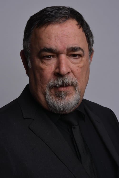 Rene Costa headshot
