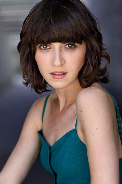 Julia Max headshot