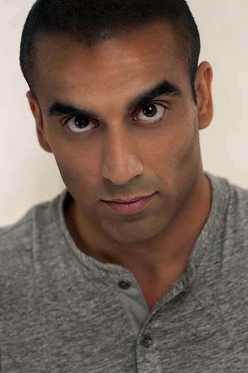 Umar Khan headshot