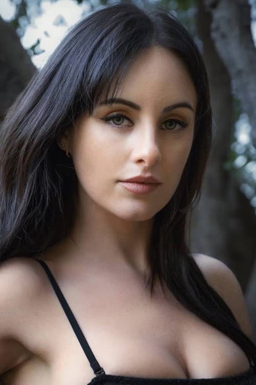 Chelsea Brea headshot