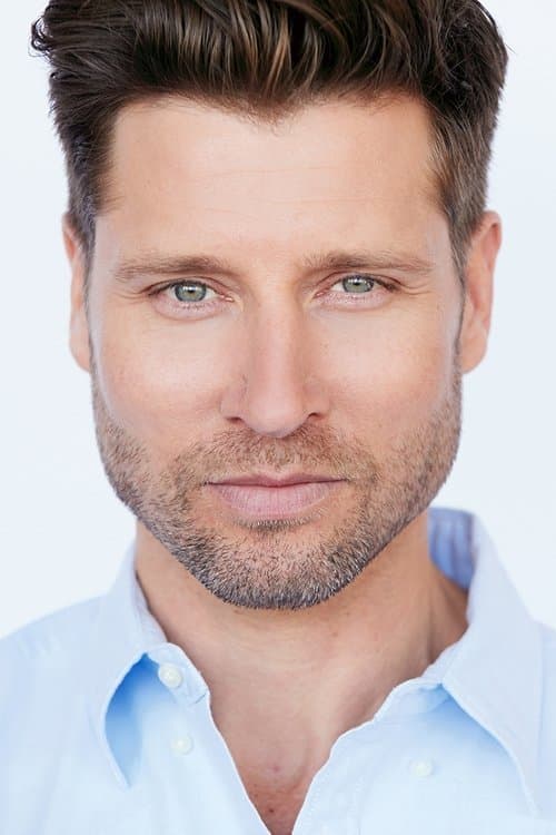 Damon Runyan headshot
