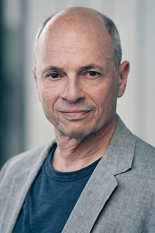 Kerry Shale headshot
