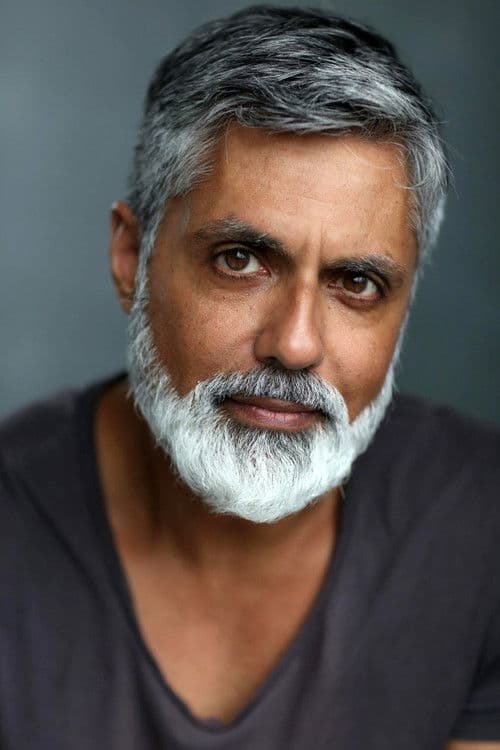 Ravi Aujla headshot