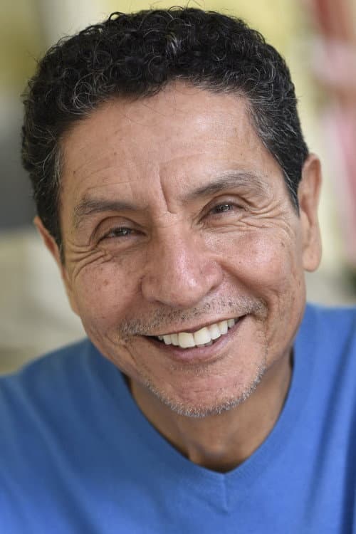 Robert Covarrubias headshot