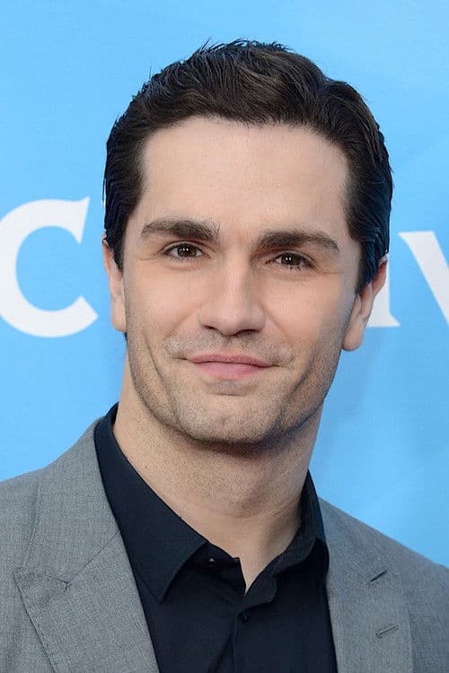 Sam Witwer headshot