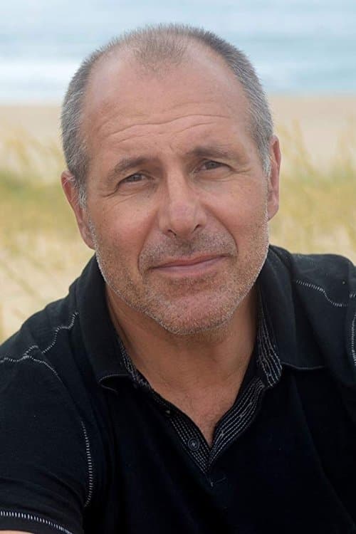 Simon Crane headshot