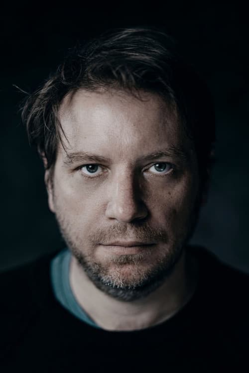 Gareth Edwards headshot