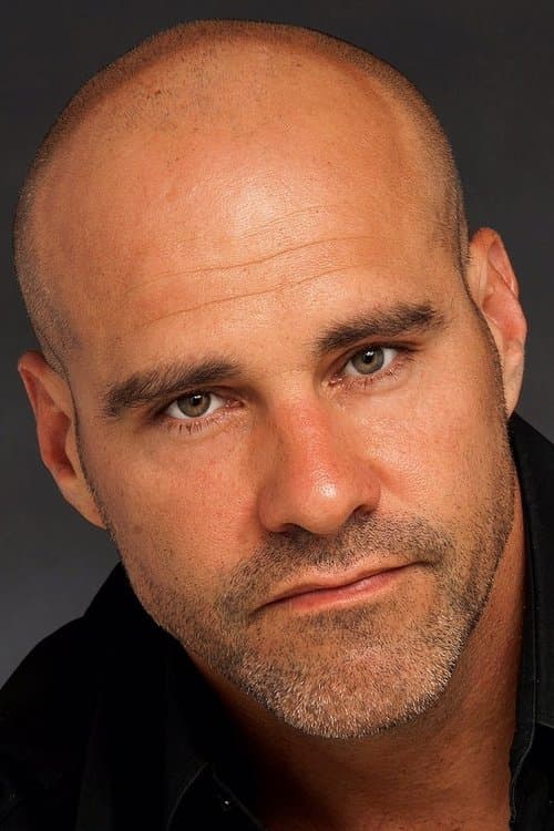 Rey Hernandez headshot