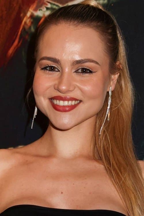 Karolina Ugrenyuk headshot
