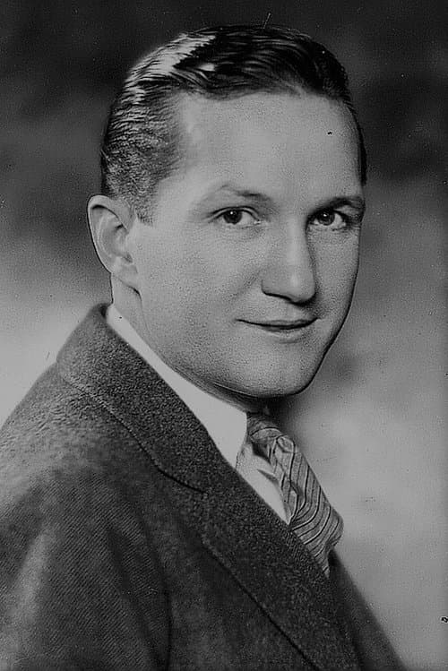 Tom Powers headshot