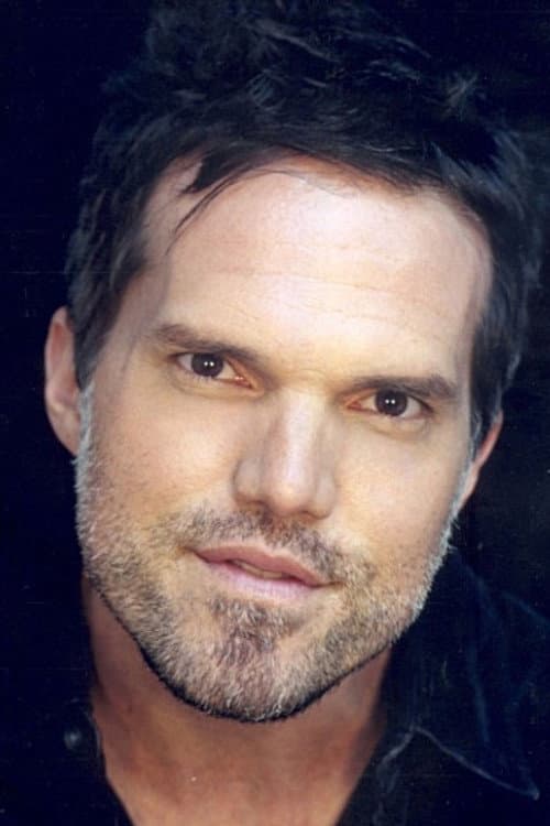 Jeb Brown headshot
