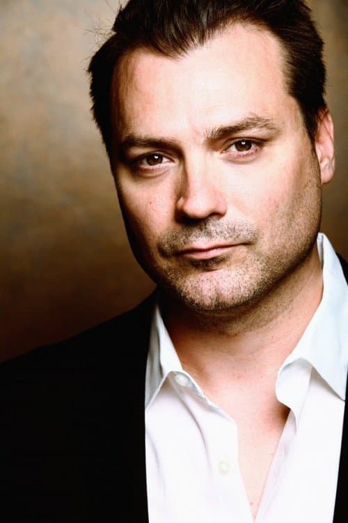 Myk Watford headshot