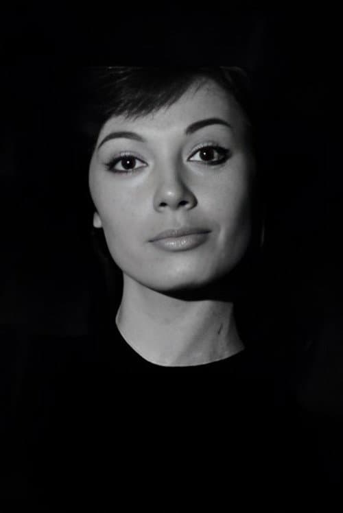 Nuria Torray headshot