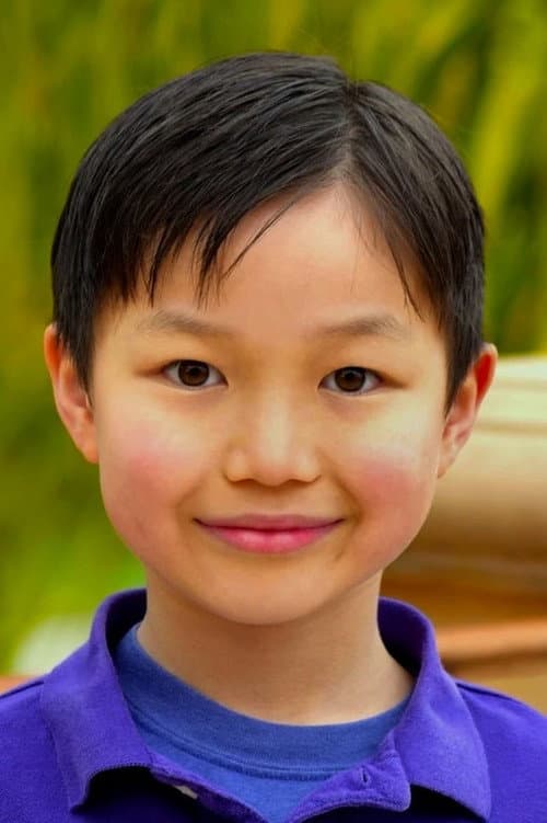 Davis Pak headshot