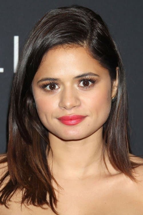 Melonie Díaz headshot