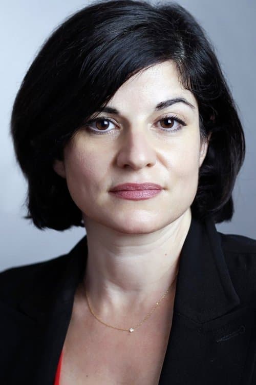 Lynn Adrianna headshot