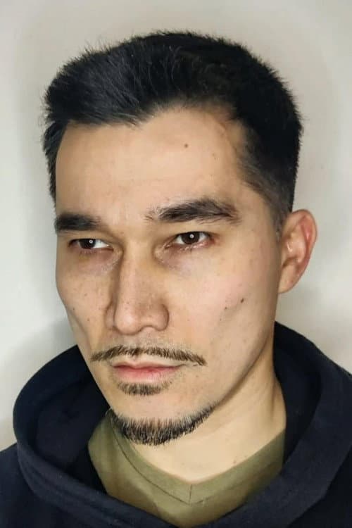 Alex East headshot
