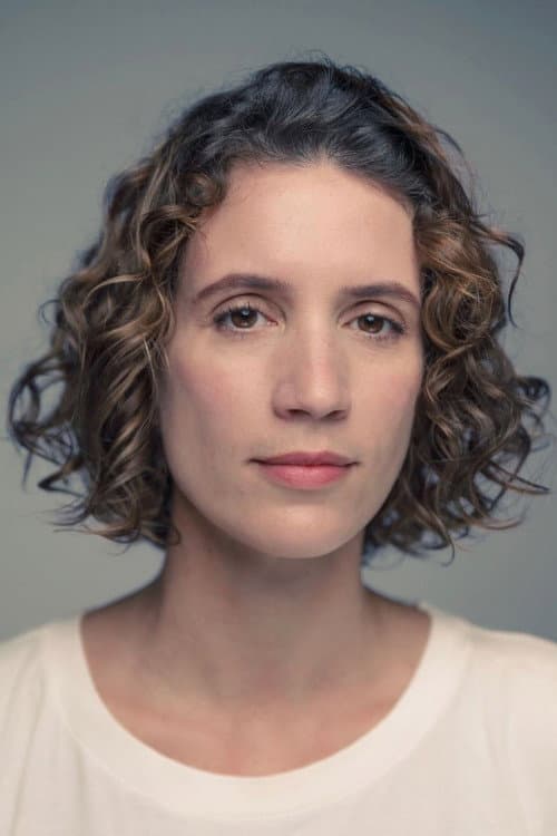 Laila Guedes headshot