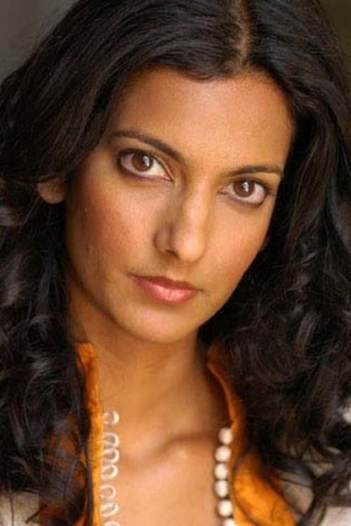 Poorna Jagannathan headshot