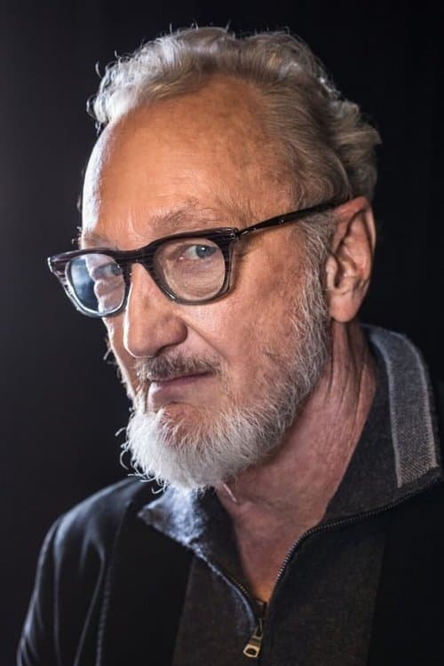 Robert Englund headshot