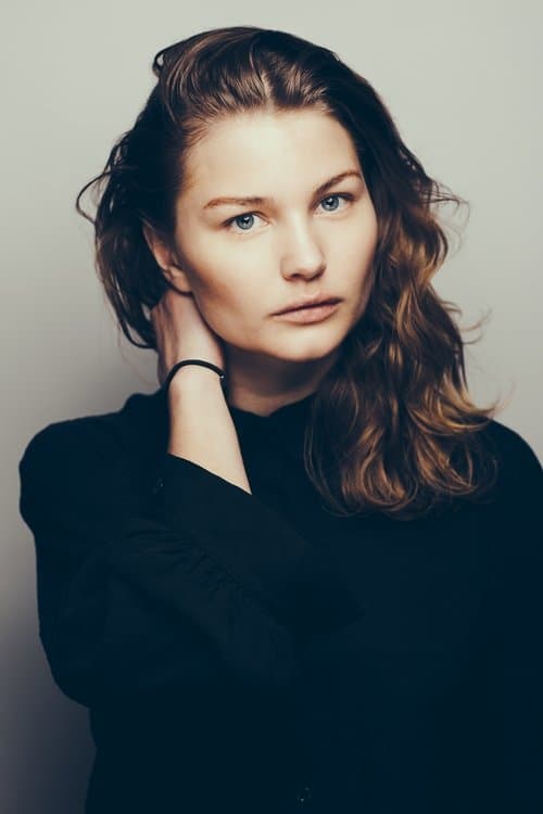 Iben Akerlie headshot