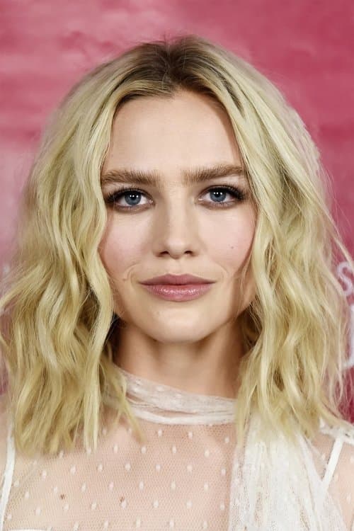 Maddie Hasson headshot