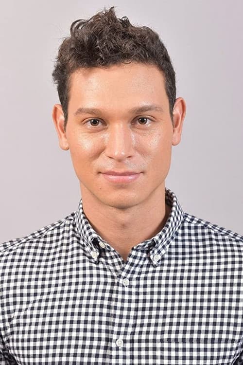 Mav Kang headshot