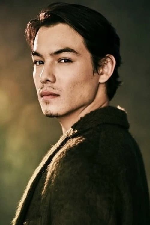 Ryan Potter headshot