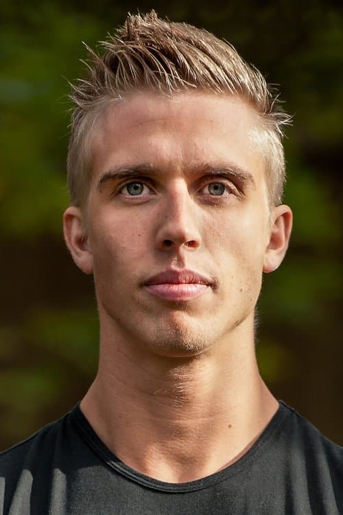 Justin Howell headshot