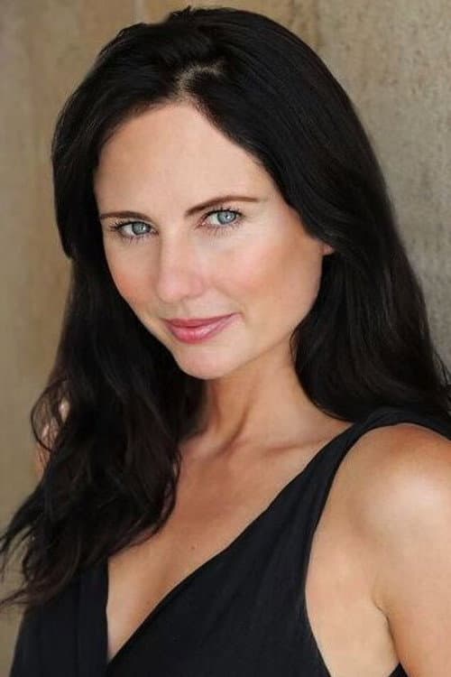 Sasha Higgins headshot
