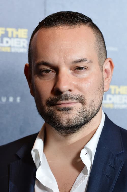 Nick Nevern headshot