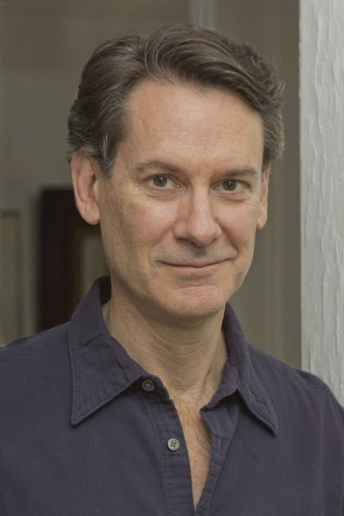 Ezra Barnes headshot