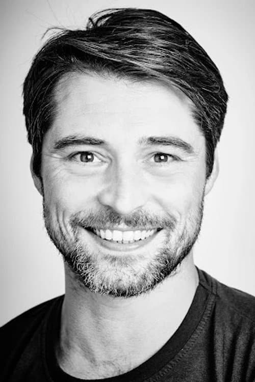 Adam Rhys Dee headshot