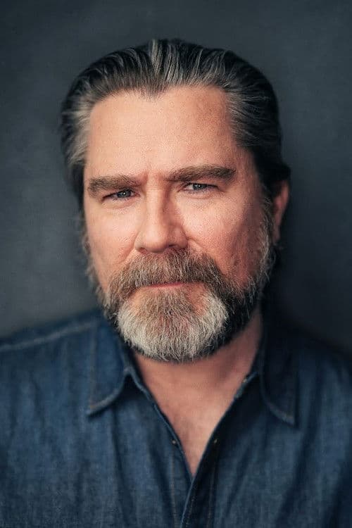 Roger Clark headshot