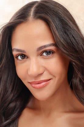 Courtney Grace headshot