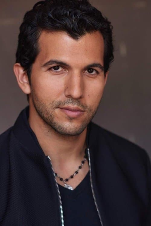 Gabriel Sloyer headshot