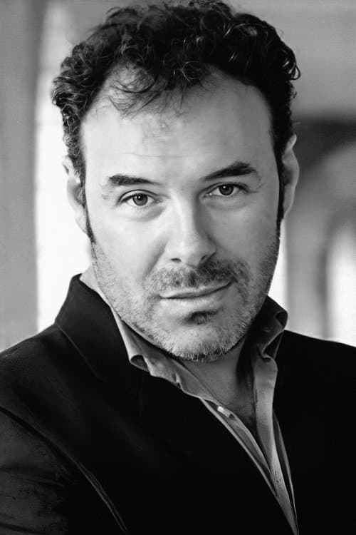 Sean Chapman headshot