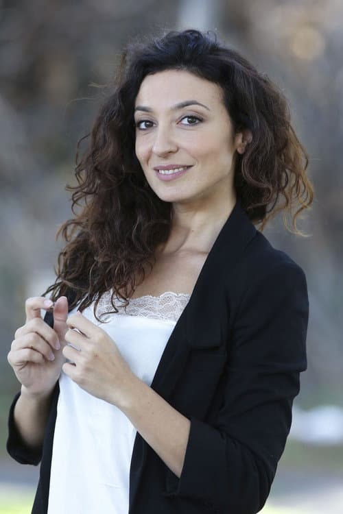 Claudia Lerro headshot
