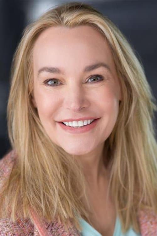 Emma Tate headshot