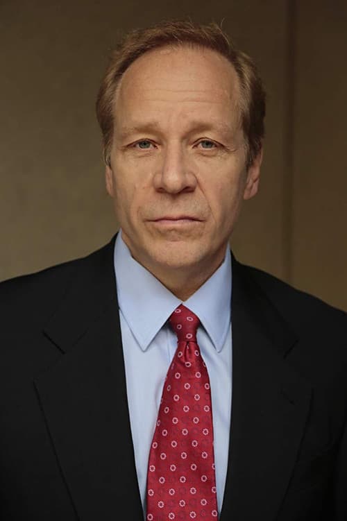 Andrew Bee headshot
