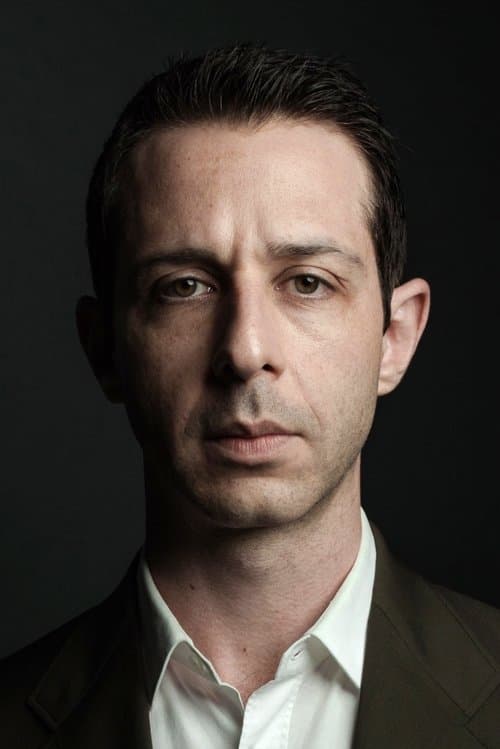 Jeremy Strong headshot