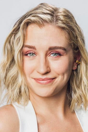 Taylor Misiak headshot